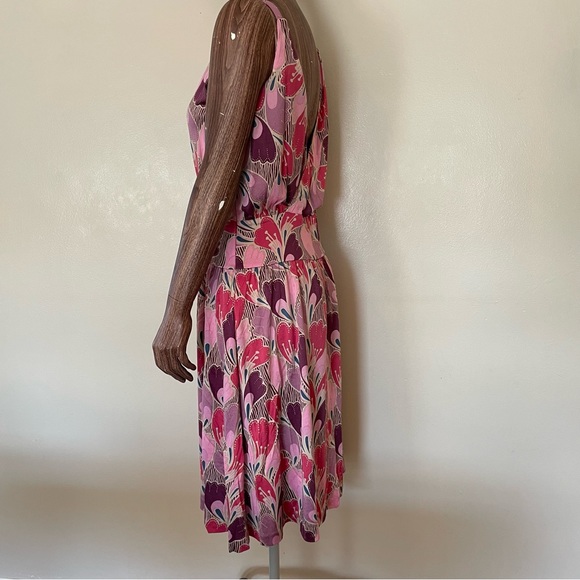 Nieves Lavi - Silk Jersey V-Neck Drop Waist, Floral Print Dress - Size 6 - Picture 2 of 4